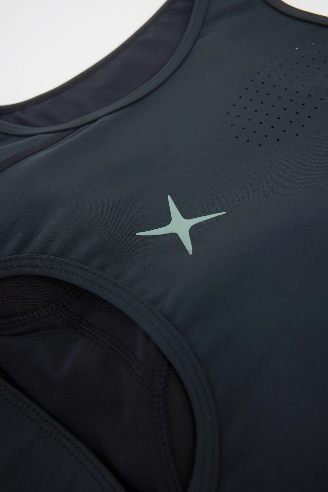 BLACK ACTIVE WOMAN TOP