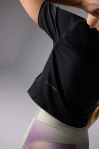 BLACK TRAIN WOMAN TEE