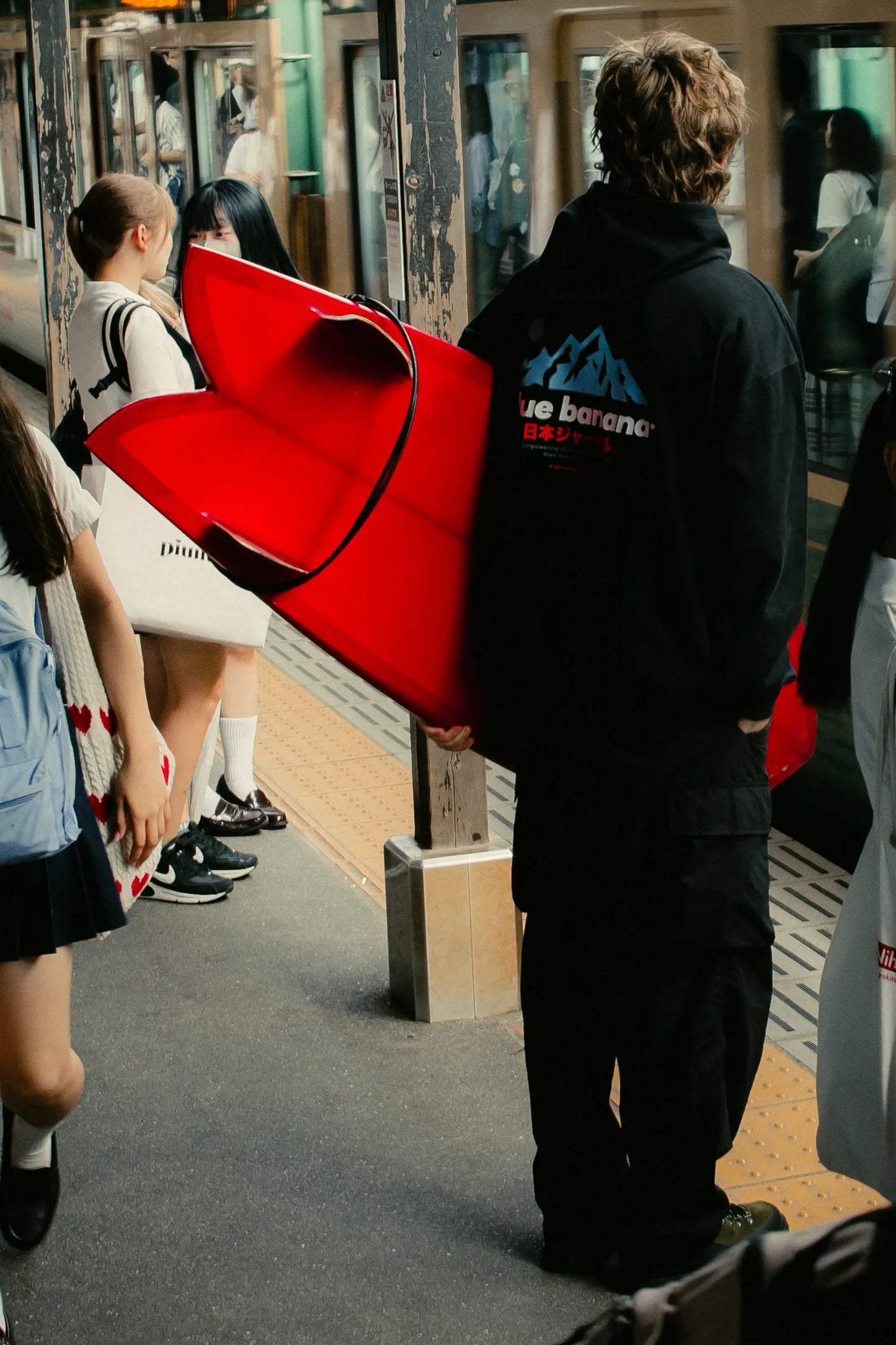 BLACK ONTAKE HOODIE