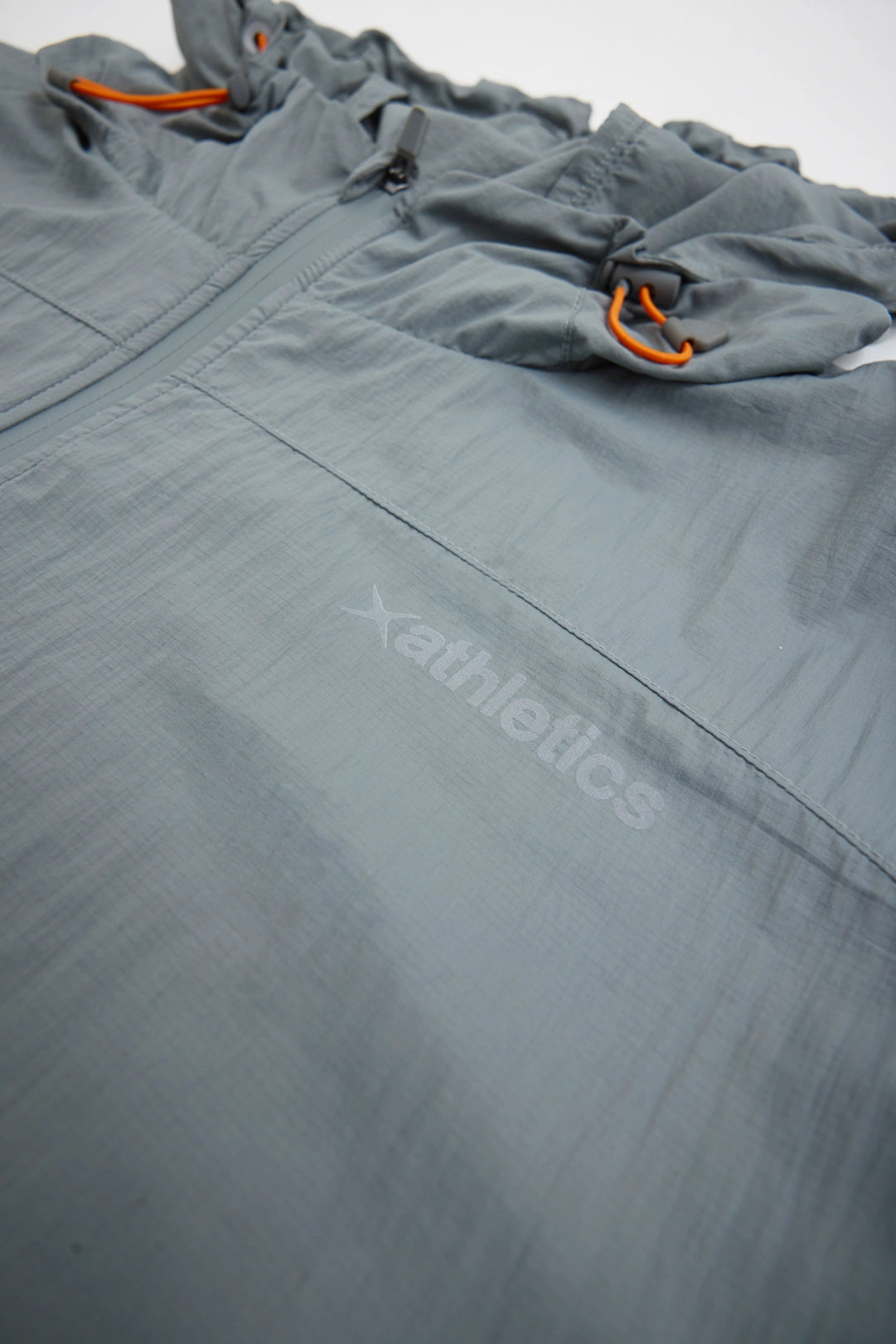 DARK GREY TRAIN WINDBREAKER