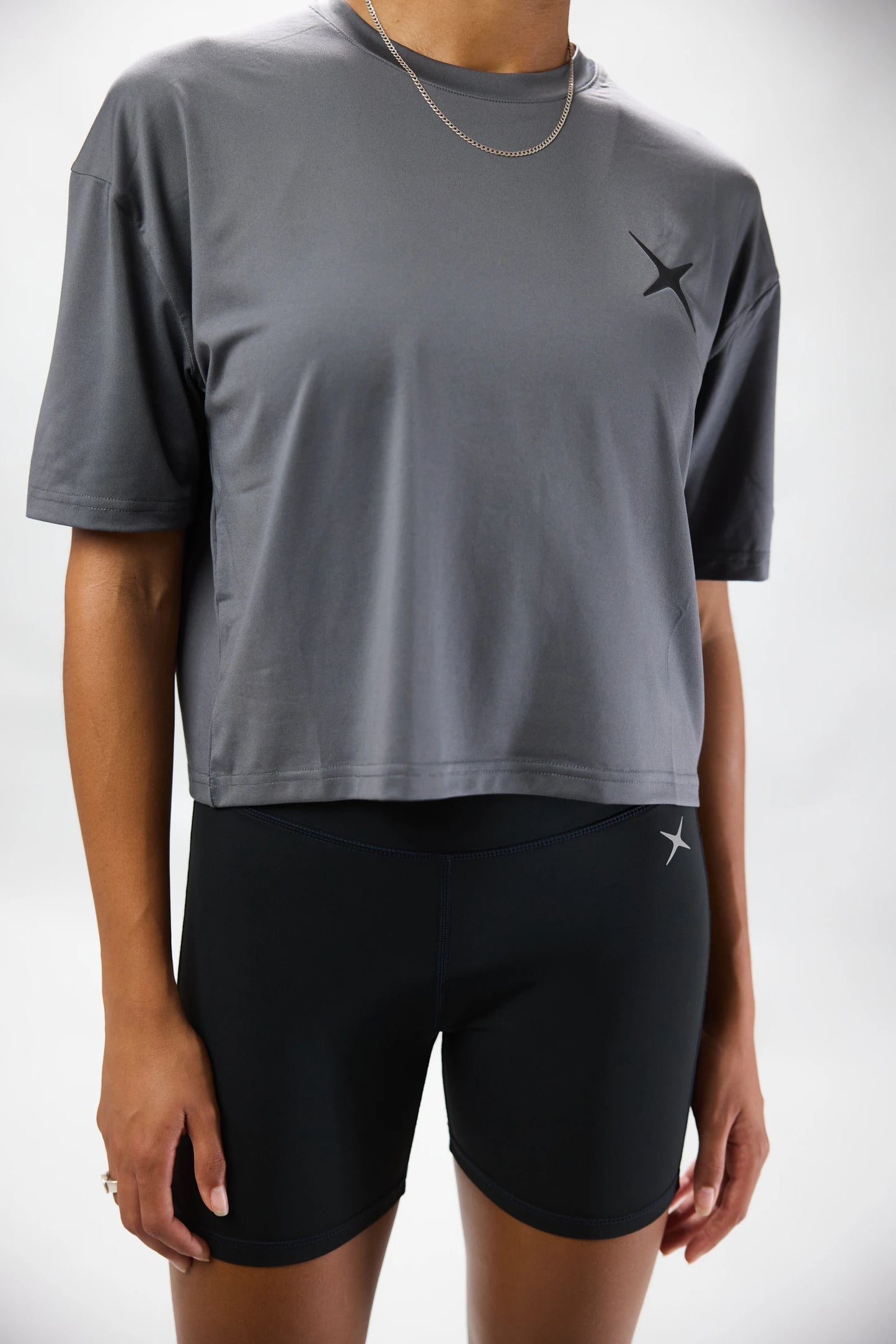 DARK GREY TRAIN WOMAN TEE