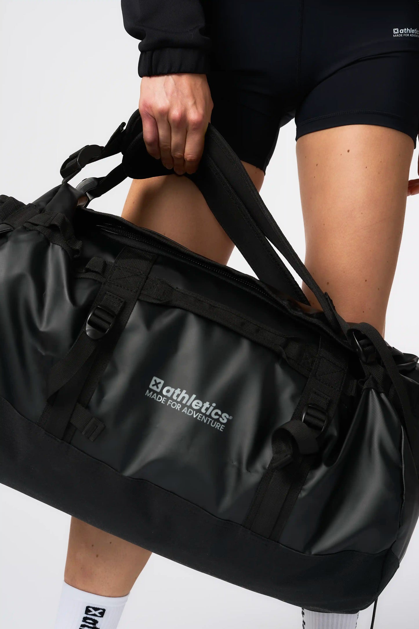 DEEP BLACK TRAINING DUFFLE BAG