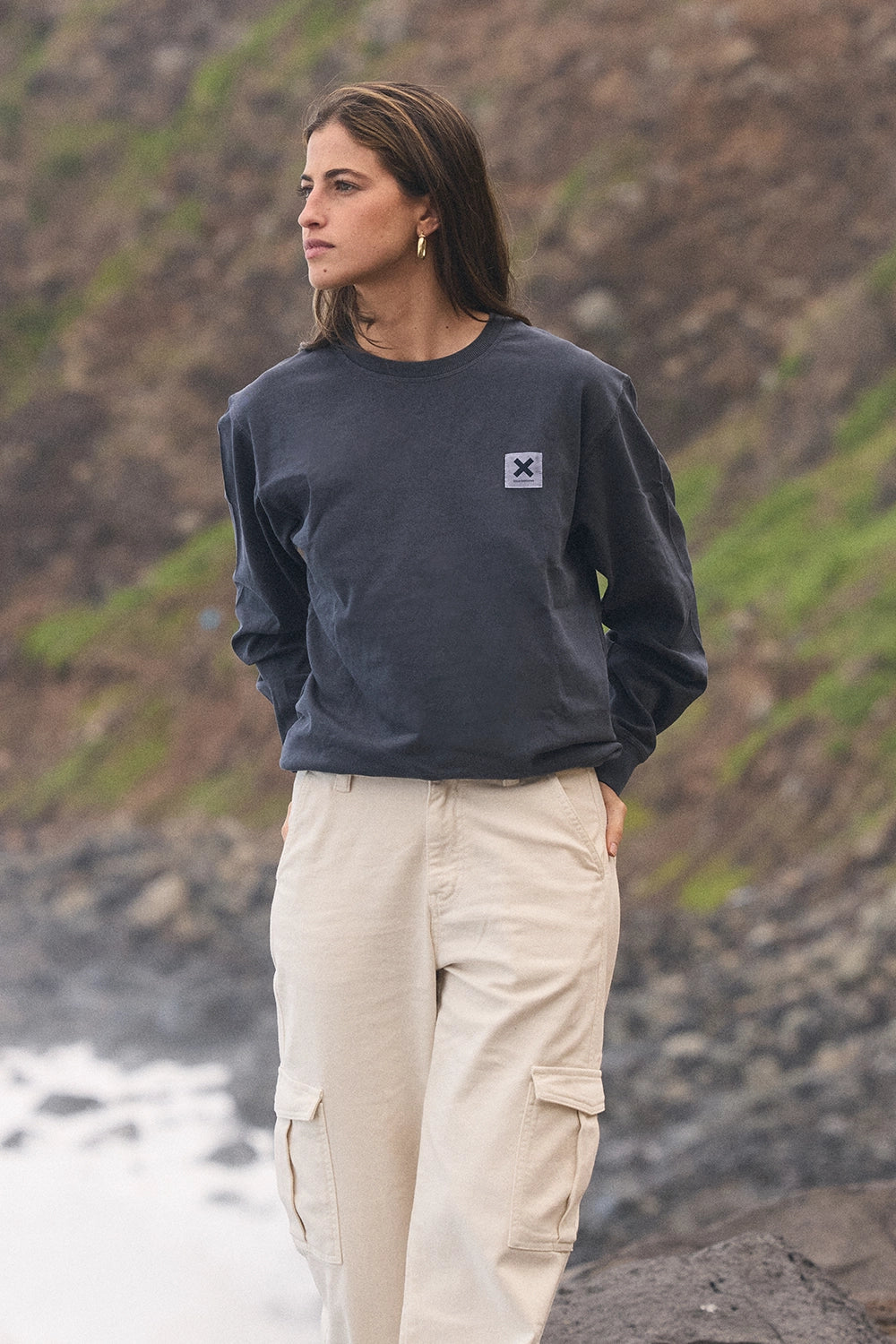 ANTHRACITE ICONIC LS TEE