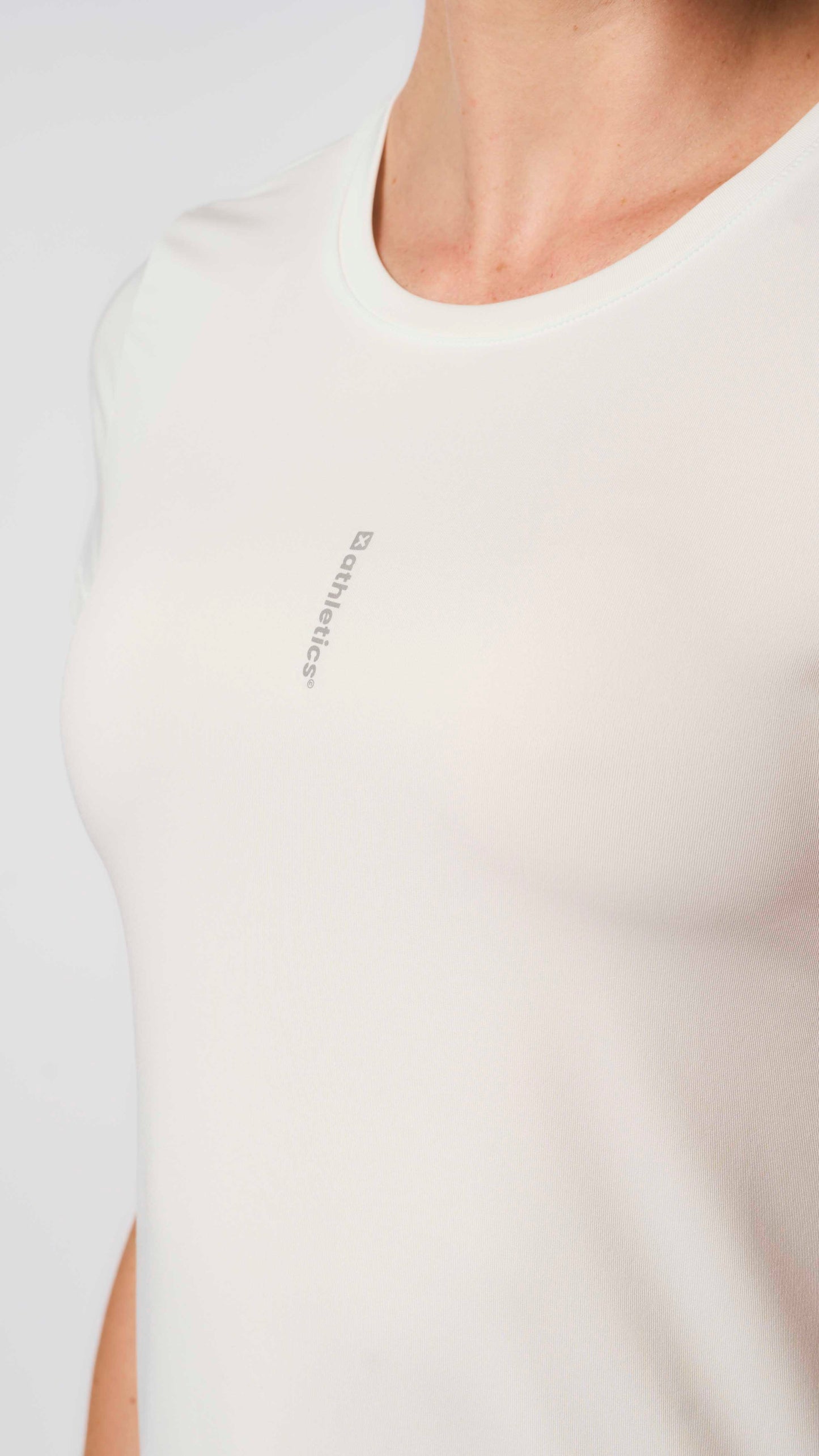 FOAM WHITE TRAIN WOMAN TEE