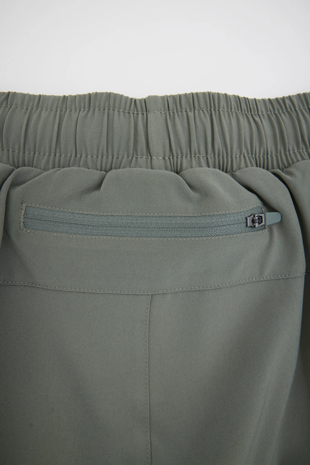 OLIVE GREEN ACTIVE WOMAN SHORTS