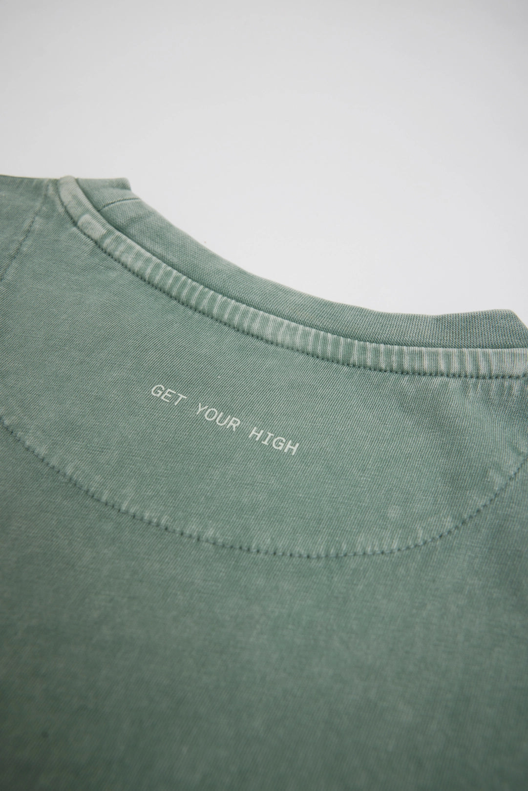 OLIVE GREEN CIRCLE WASH TEE