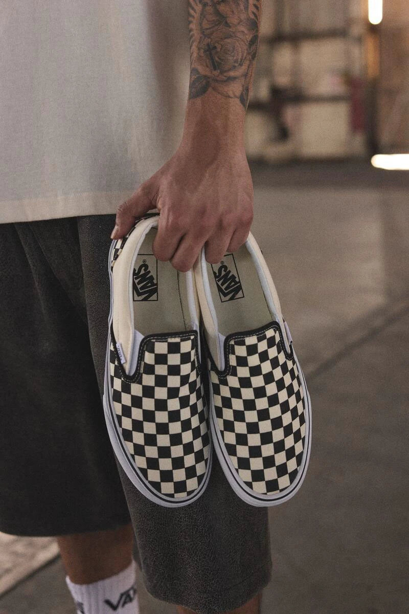 TÊNIS VANS CLÁSSICO SLIP-ON PRETO