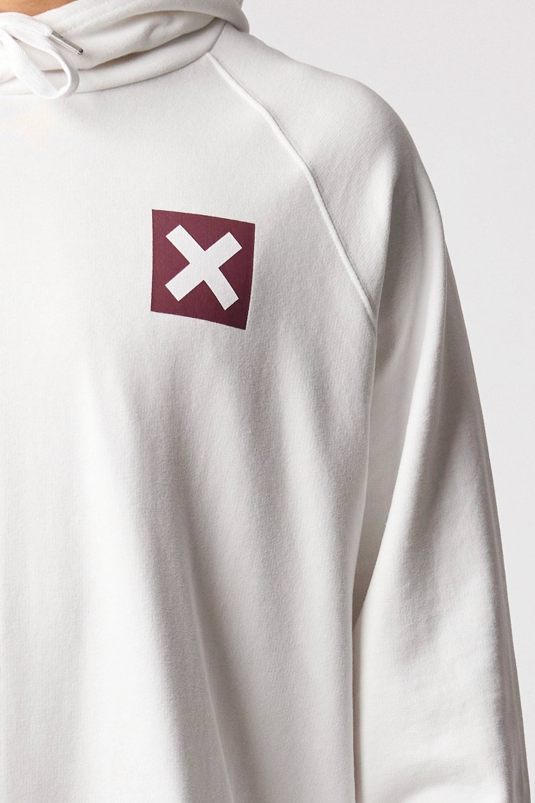 SUDADERA CON CAPUCHA NATURE BLANCA