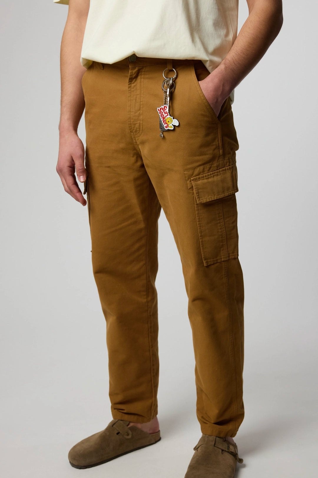 WHITE SUN SEEKERS KEYCHAIN