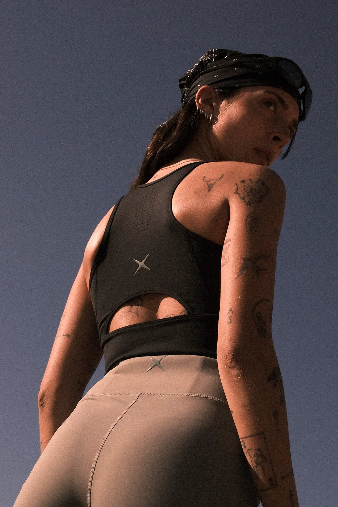 BLACK ACTIVE WOMAN TOP